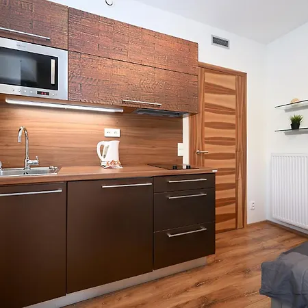 New In Heart Of Apartment