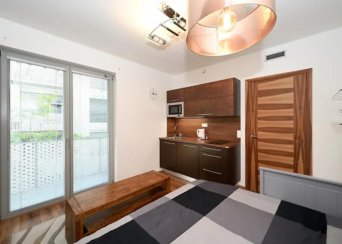 New In Heart Of Apartment *
